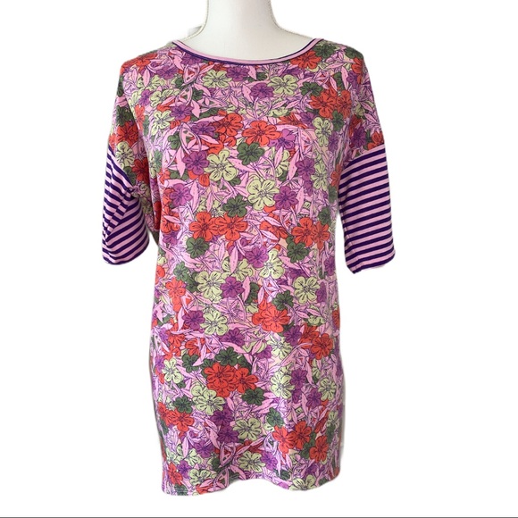 LuLaRoe Tops - LulaRoe Irma Tunic Style high low 3/4 Sleeve